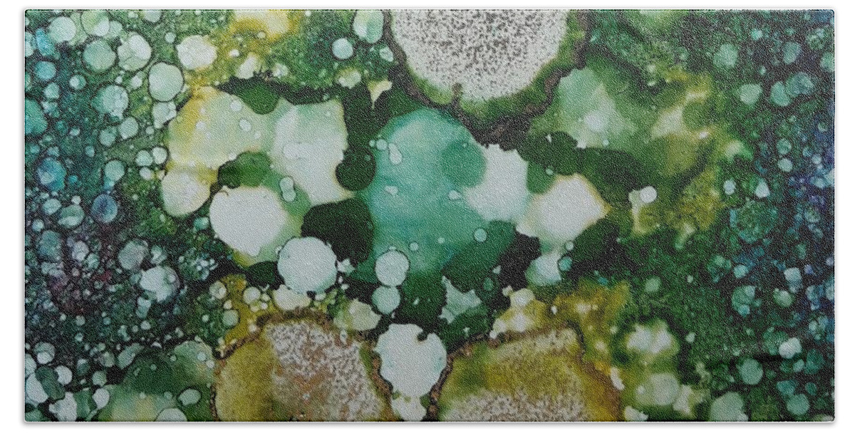 Alcohol Bath Towel featuring the painting Champagne Bubbles2 by Terri Mills
