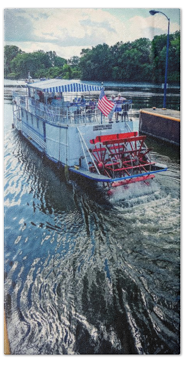  Bath Towel featuring the photograph Champlain Canal Patriot by Kendall McKernon