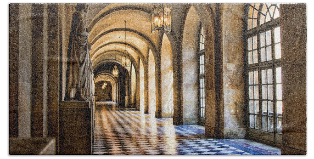 France Bath Towel featuring the photograph Chateau Versailles Interior Hallway Architecture by Chuck Kuhn