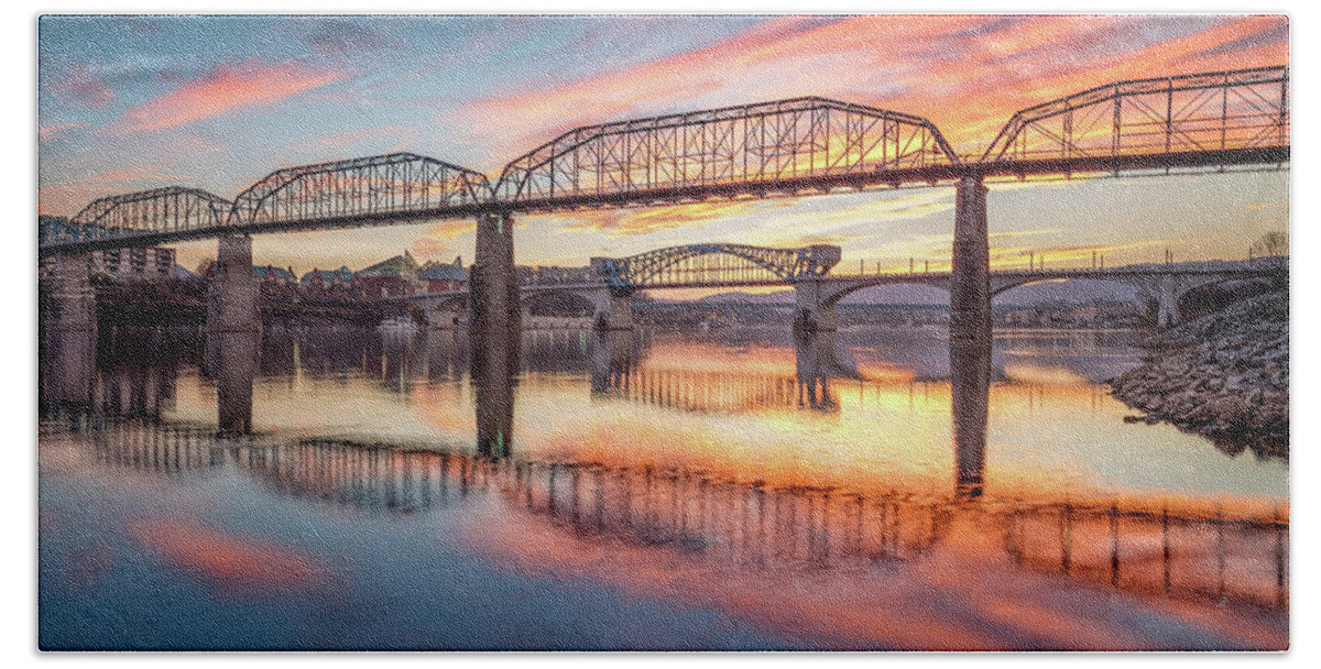 Chattanooga Bath Towel featuring the photograph Chattanooga Sunset 5 by Steven Llorca