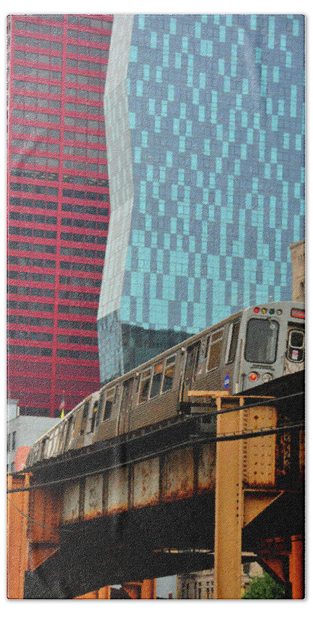 Chicago Bath Towel featuring the photograph Chicago Abstraction - Chicago, Illinois by Denise Strahm