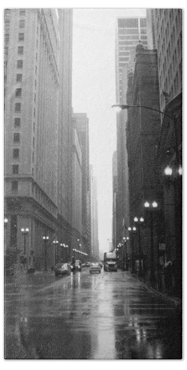 Chicago Bath Towel featuring the photograph Chicago in the rain 2 b-w by Anita Burgermeister