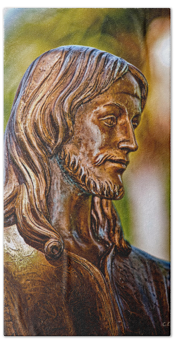 Statue Bath Towel featuring the photograph Christ in Bronze by Christopher Holmes