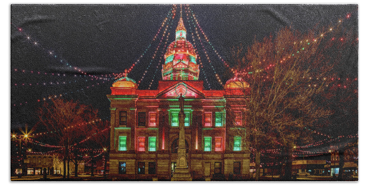 Minden Hand Towel featuring the photograph Christmas City by Susan Rissi Tregoning