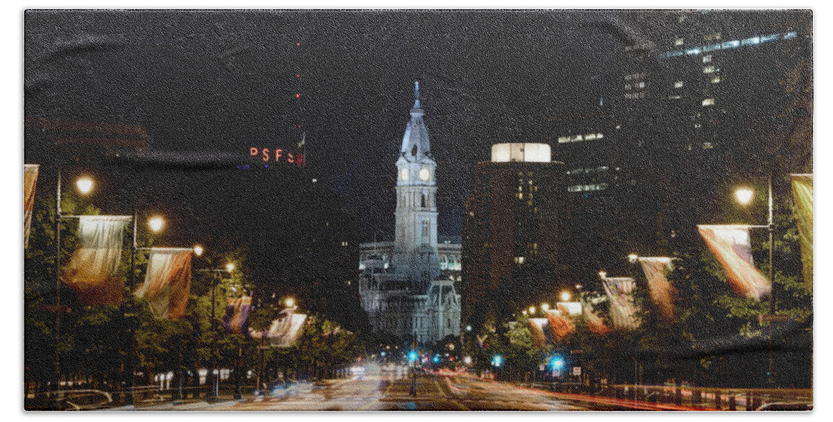 Philadelphia Hand Towel featuring the photograph City Hall from the Parkway by Jennifer Ancker