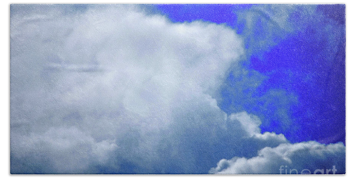 Skyscape Bath Towel featuring the photograph Cloud Commotion by Lori Tambakis