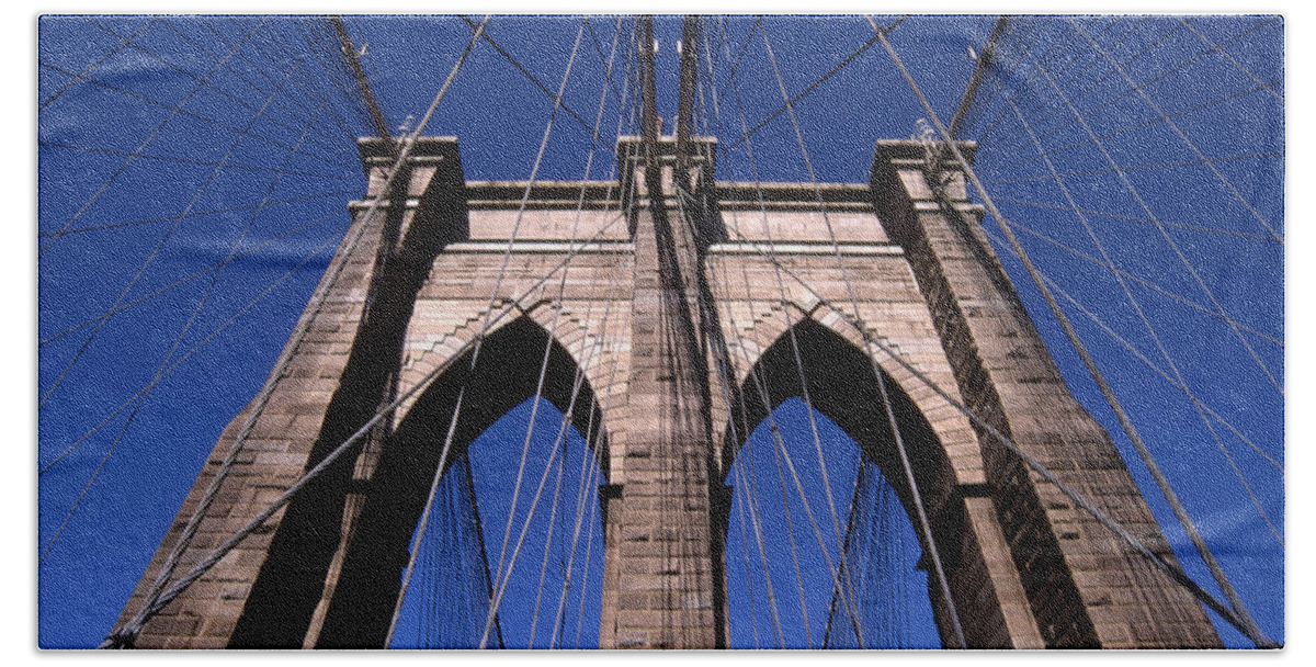 Landscape Brooklyn Bridge New York City Bath Towel featuring the photograph Cnrg0409 by Henry Butz