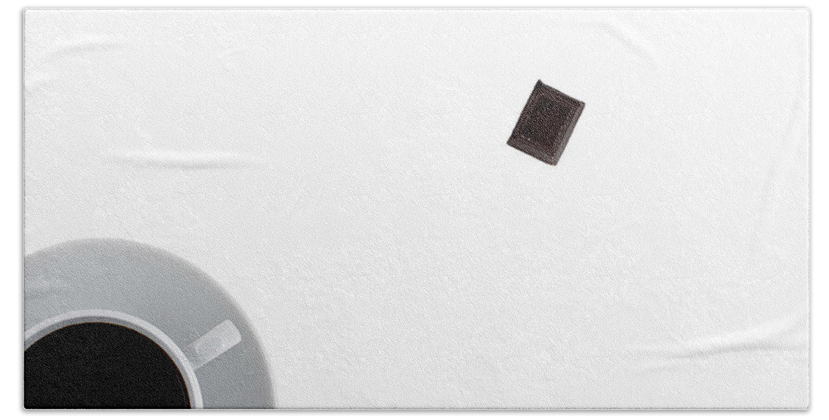 Au Lait Bath Towel featuring the photograph Coffee and Chocolade by Gert Lavsen
