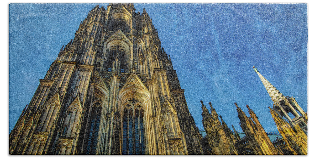 Cologne Hand Towel featuring the photograph Cologne Cathedral Afternoon by Ross Henton