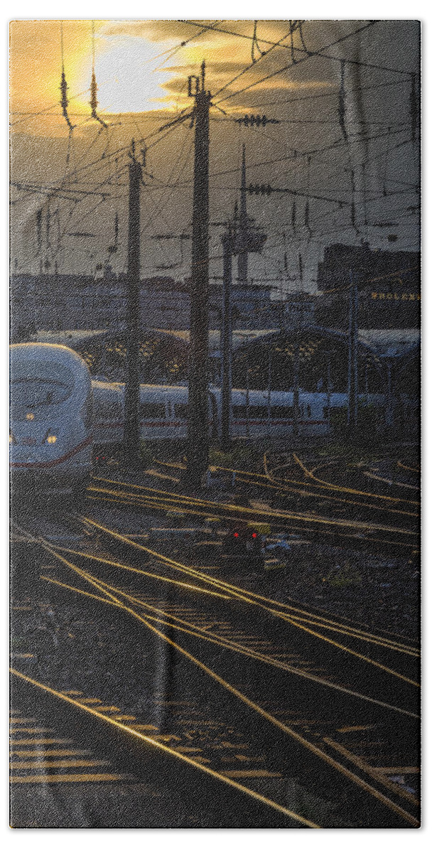 Deutsche Hand Towel featuring the photograph Cologne Central Station by Pablo Lopez