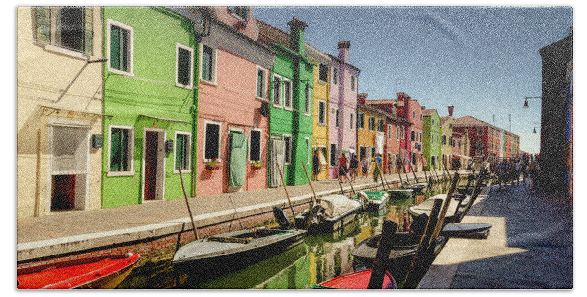 Burano Bath Towel featuring the photograph Colorful Burano by Wolfgang Stocker