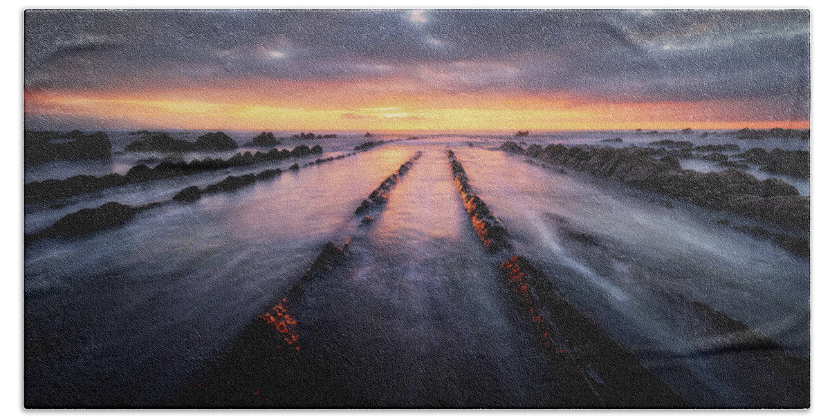 Barrika Hand Towel featuring the photograph Converging to the light by Mikel Martinez de Osaba