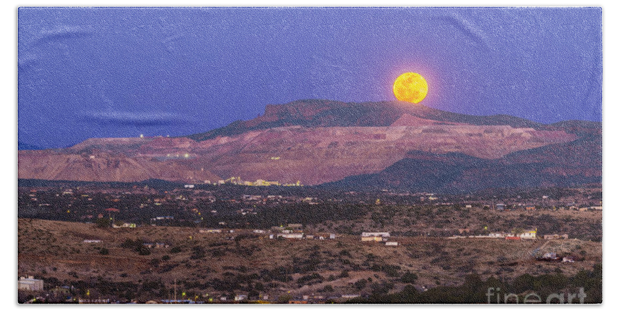 Full Moon Bath Towel featuring the photograph Copper Moon Rising Over The Santa Rita by Alan Dyer