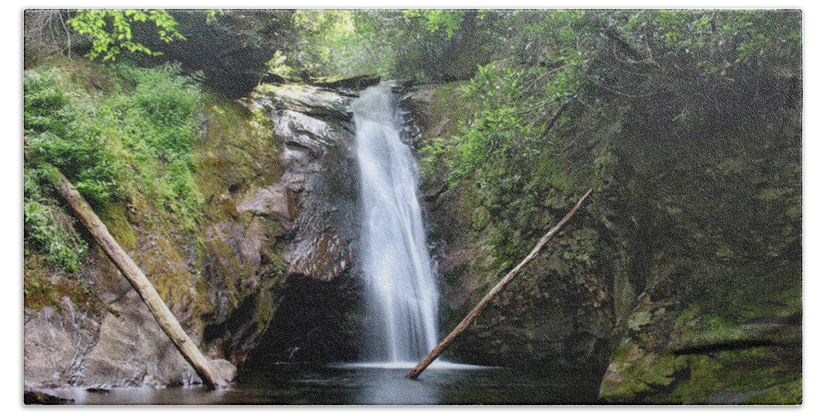 Courthouse Falls Hand Towel featuring the photograph Courthouse Falls by Chris Berrier