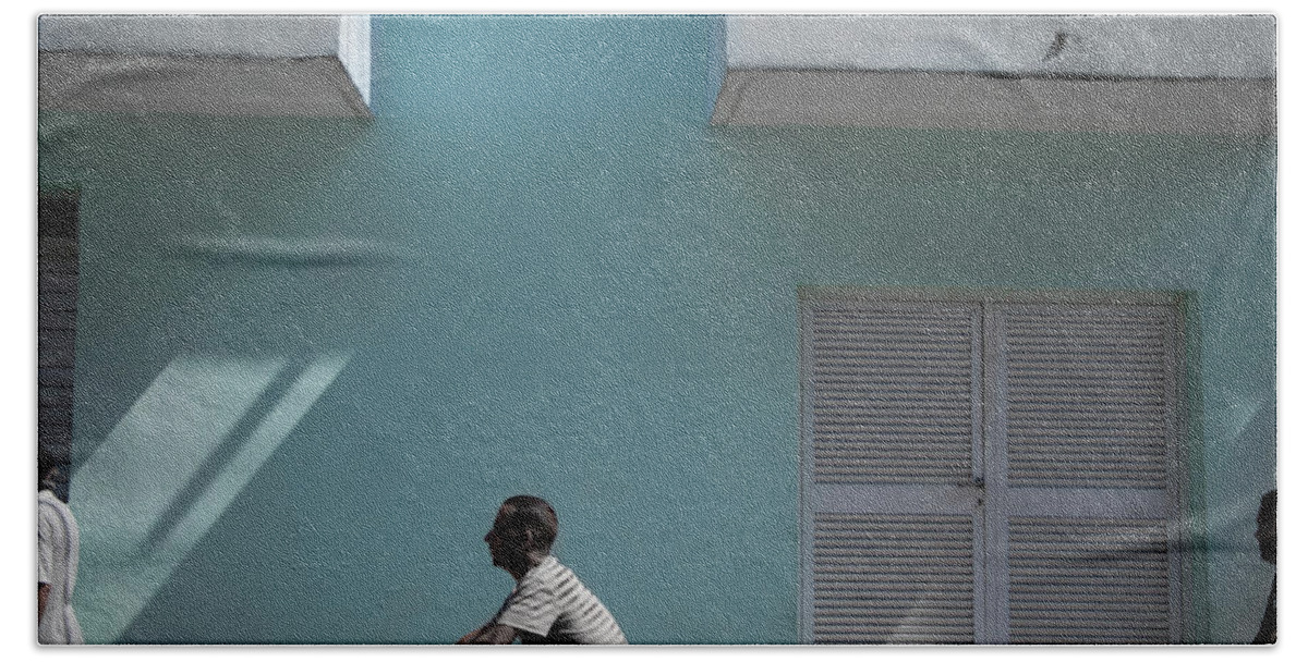 Cuban Street Life Bath Towel featuring the photograph Cuba #6 by David Chasey