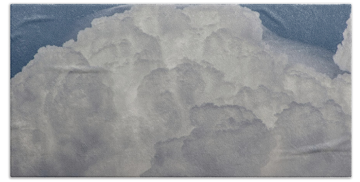 Cumulonimbus Clouds Bath Towel featuring the photograph Cumulonimbus Beauty 2 by Tracey Rees