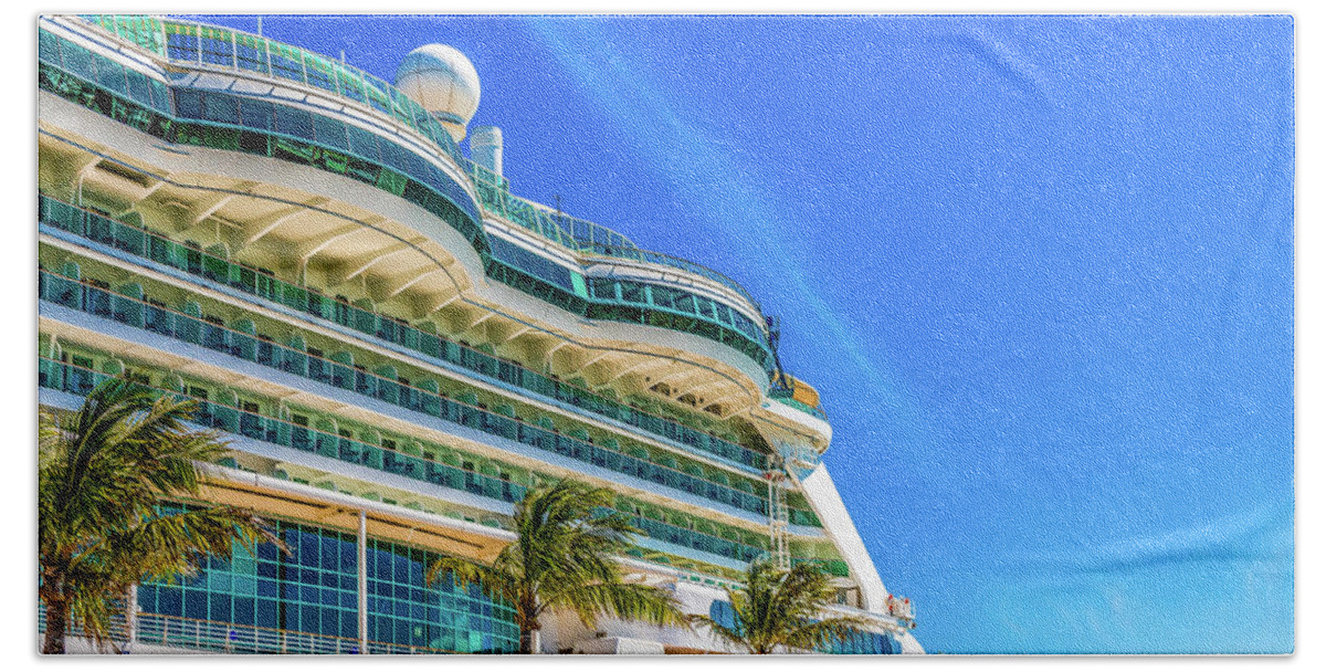 Beautiful Bath Towel featuring the photograph Curved Glass Over Balconies on Luxury Cruise Ship by Darryl Brooks