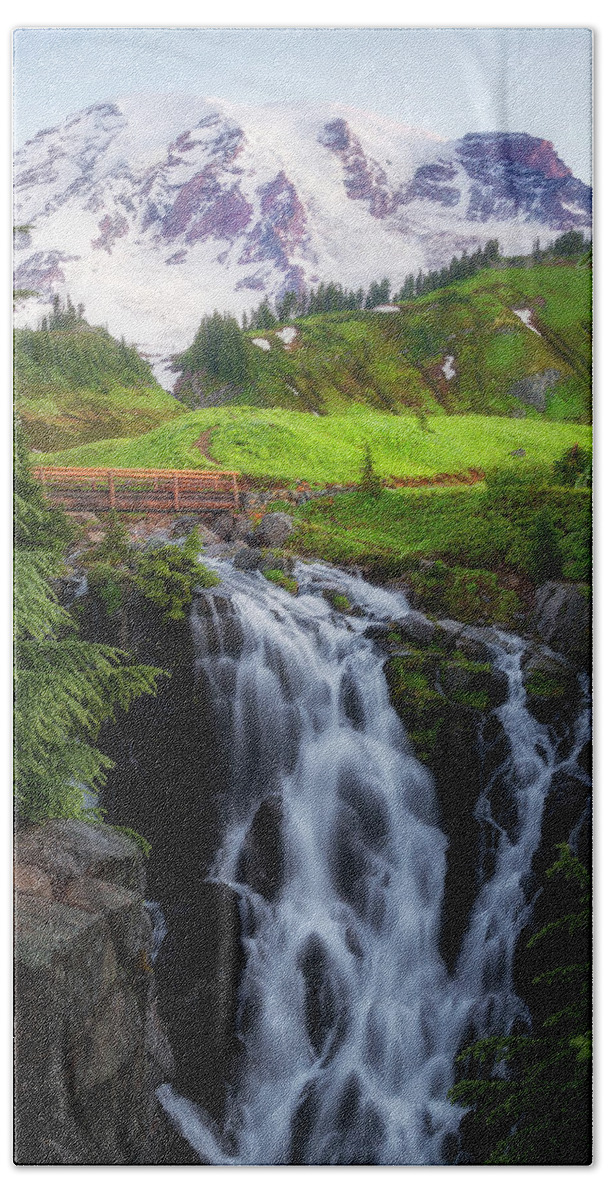 Myrtle Falls Bath Towel featuring the photograph Dawn at Myrtle Falls by Ryan Manuel