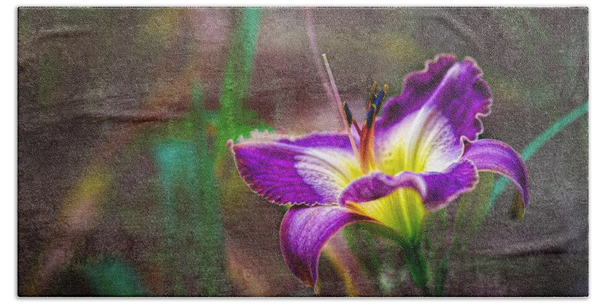 Daylily Bath Towel featuring the photograph Day of the Lily by Ches Black