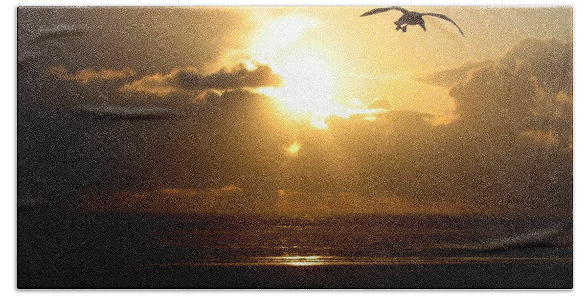 Sunset Bath Towel featuring the photograph Dazzling Dusk by Will Borden