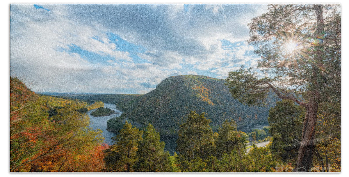 Mount Tammany Hand Towel featuring the photograph Delaware Water Gap in Autumn by Michael Ver Sprill