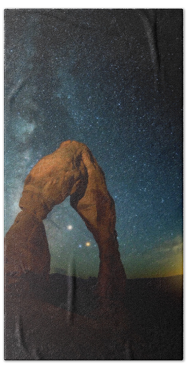 Delicate Arch Bath Towel featuring the photograph Delicate Arch Moonset by Darren White