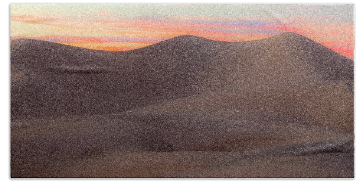 Death Valley Bath Towel featuring the photograph Desert Colors by Jonathan Nguyen