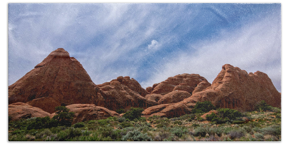 Arches National Park Hand Towel featuring the photograph Devils Garden 1 by Steve L'Italien