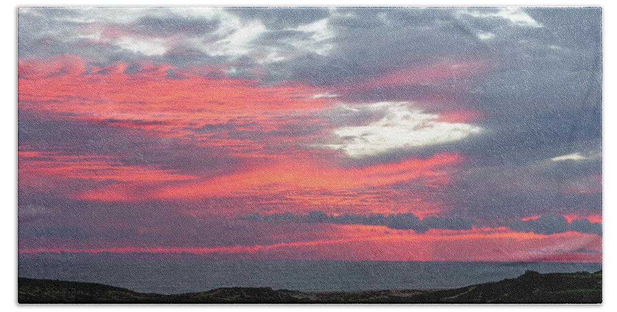 Sunset Hand Towel featuring the photograph Diamante Sunset by Mark Harrington