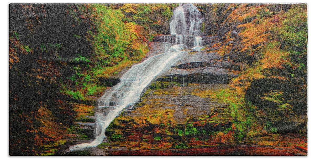 Dingmans Falls Bath Towel featuring the photograph Dingmans Falls in Autumn 1 by Raymond Salani III