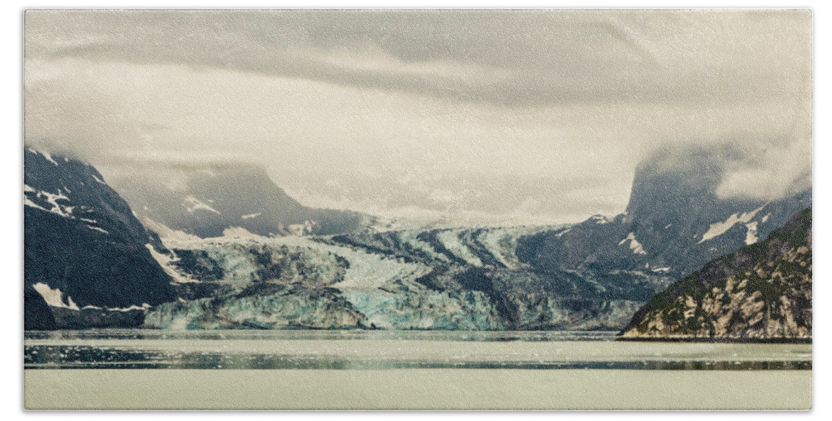 Mountains Bath Towel featuring the photograph Dirty Glacier by Ed Clark