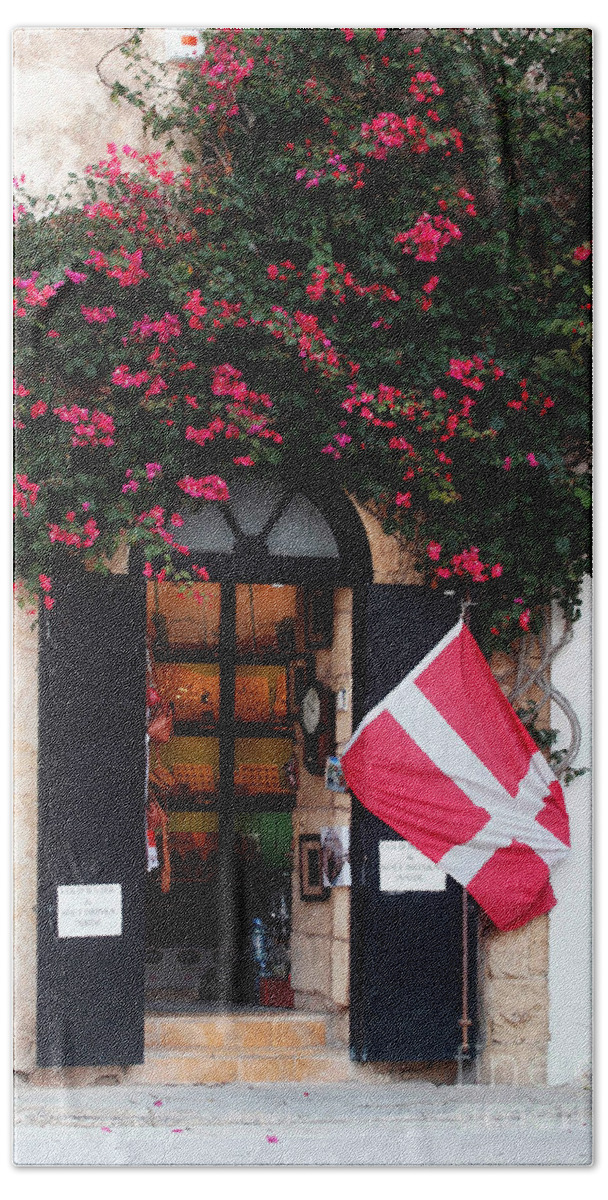 Island Of Malta Bath Towel featuring the photograph Doorway Malta by Tom Prendergast