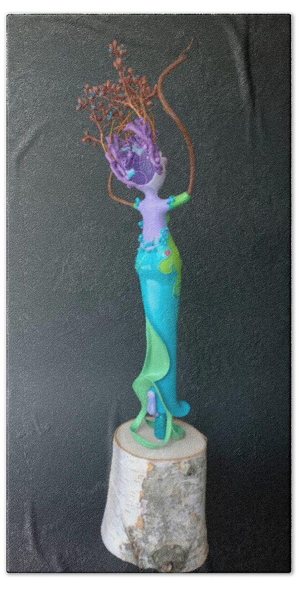  Bath Towel featuring the sculpture Dragonfly Will O' the Wisp by Judy Henninger