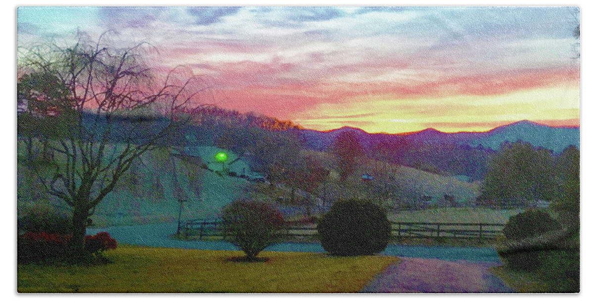 Smokey Mountains Bath Towel featuring the photograph Early Morning Sunrise by Rod Whyte