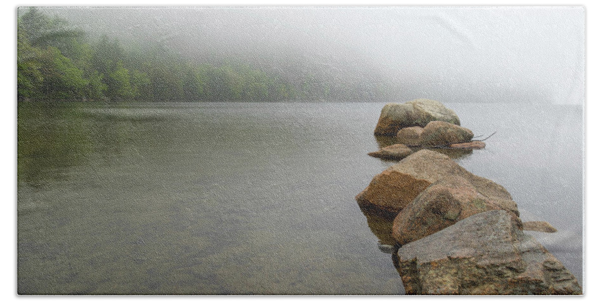 Rocks Bath Towel featuring the photograph Into the Mist by Holly Ross