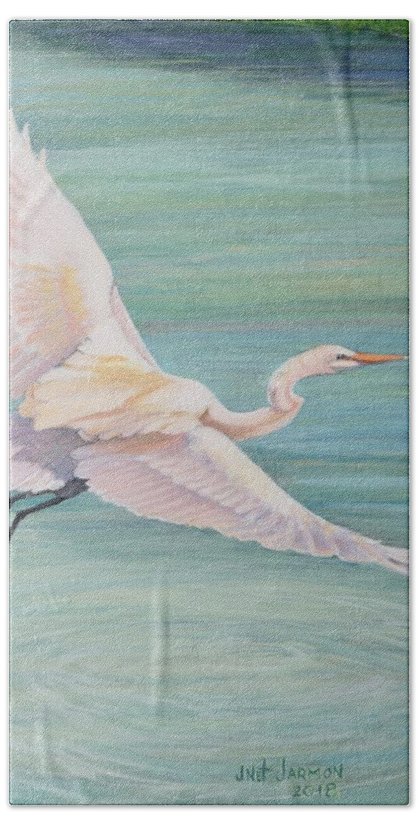 Egret Bath Towel featuring the painting Egret by Jeanette Jarmon