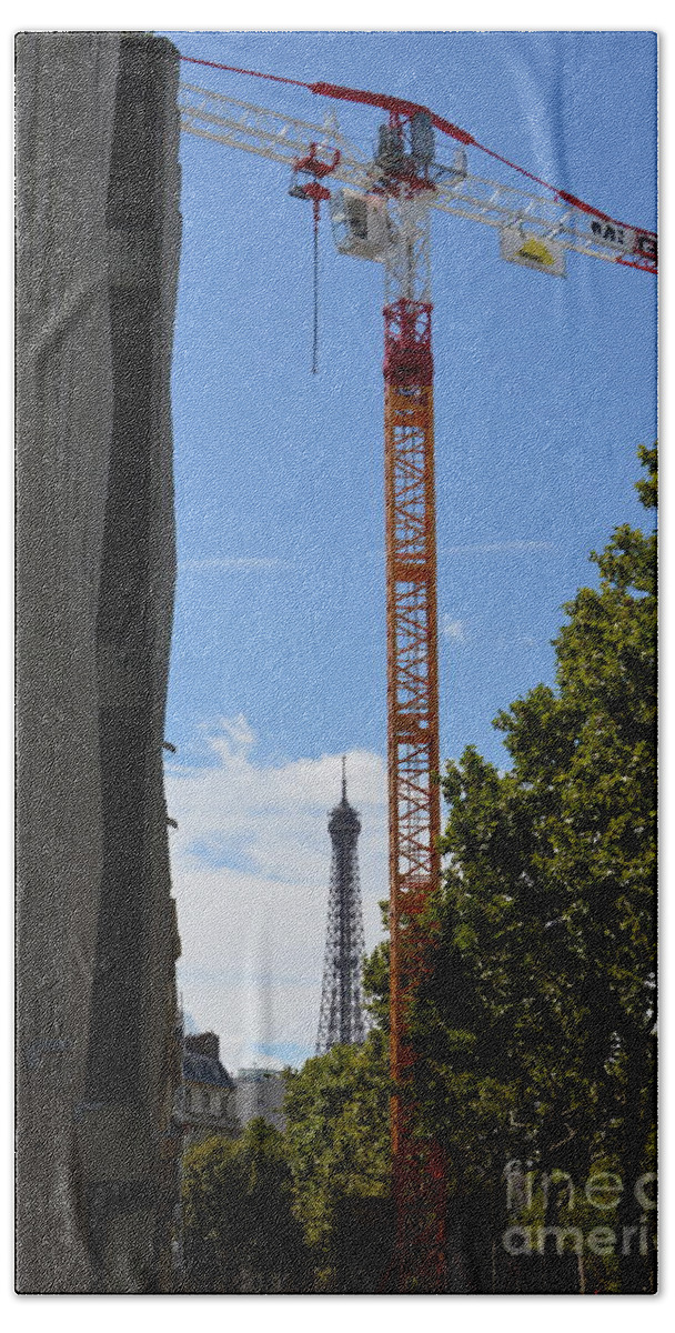 Eiffel Hand Towel featuring the photograph Eiffel Tower Crane by Andy Thompson