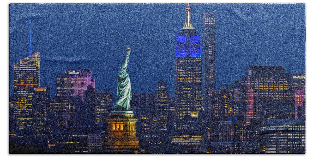 Statue Of Liberty Hand Towel featuring the photograph Empire State And Statue Of Liberty II by Susan Candelario