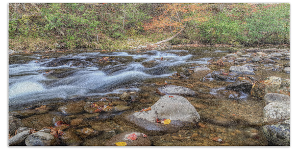 Smoky Mountain Natinal Park Bath Towel featuring the photograph Fall Colors Little River by Paul Schultz