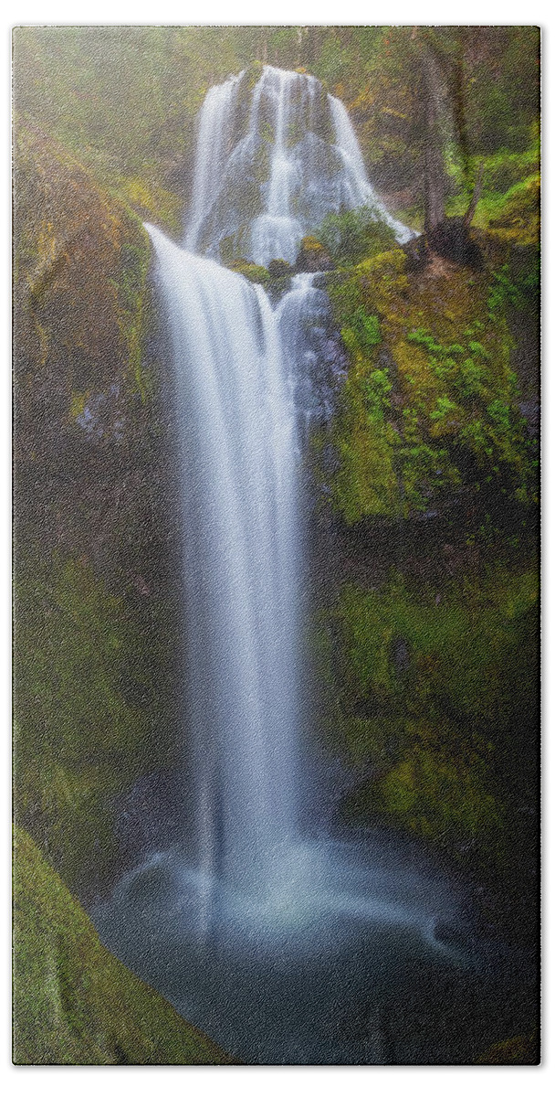 Waterfall Hand Towel featuring the photograph Fall Creek Falls by Darren White