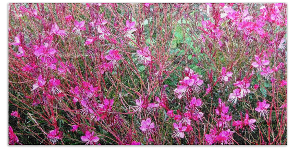 Pink Flowers In A Barrel Bath Towel featuring the photograph Fall Fowers by Phyllis Kaltenbach