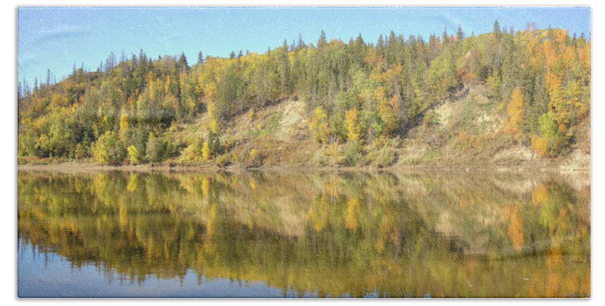  Hand Towel featuring the photograph Fall hues on the North Saskatchewan River by Jim Sauchyn