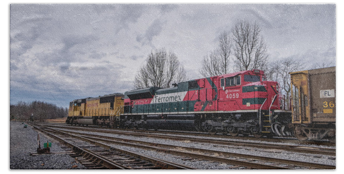 Railroad Tracks Hand Towel featuring the photograph Ferromex SD70ACe 4059 at Madisonville Ky by Jim Pearson