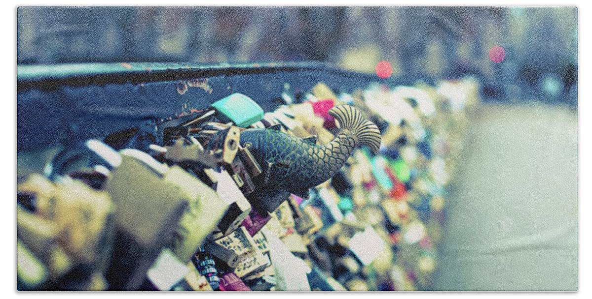 Love Locks Bath Towel featuring the photograph Fish Out of Water - Pont des Arts Love Locks - Paris Photography by Melanie Alexandra Price