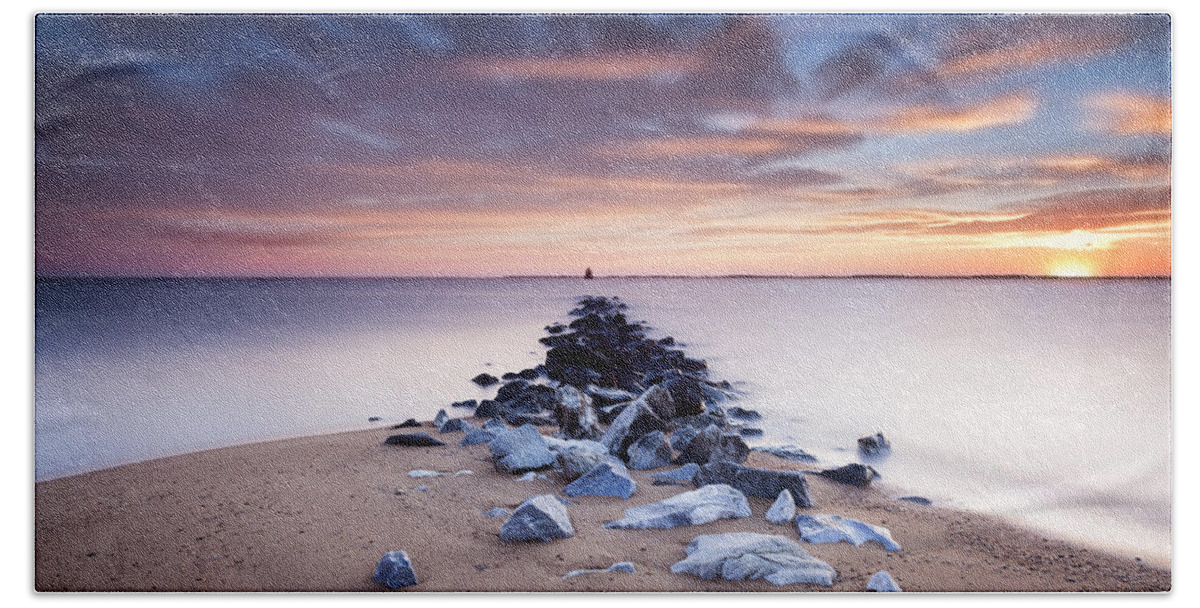 Chesapeake Bay Hand Towel featuring the photograph Flame On The Horizon by Edward Kreis