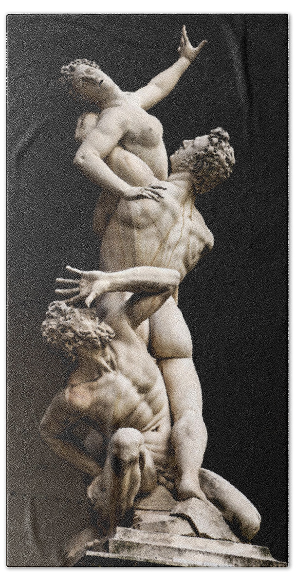 Florence Bath Towel featuring the photograph Florence - rape of the sabine women by Weston Westmoreland