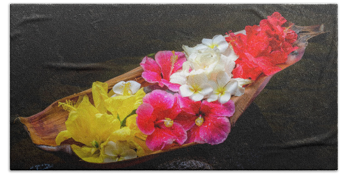 Flowers Bath Towel featuring the photograph Flower Boat by Daniel Murphy