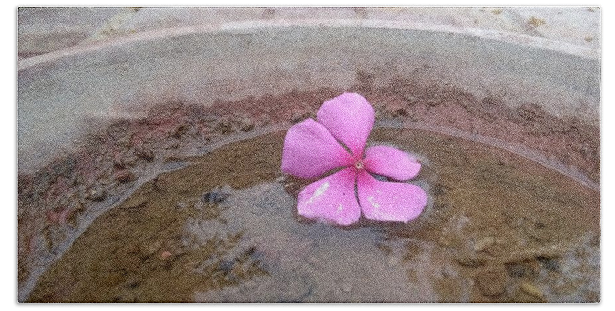 Water Bath Towel featuring the photograph Flower In Water by Mohammad Talib