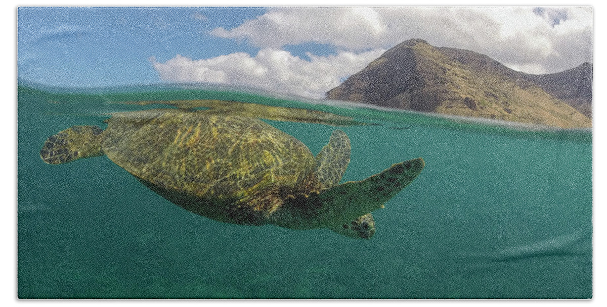 Honu Bath Towel featuring the photograph Flying Honu by Megan Martens