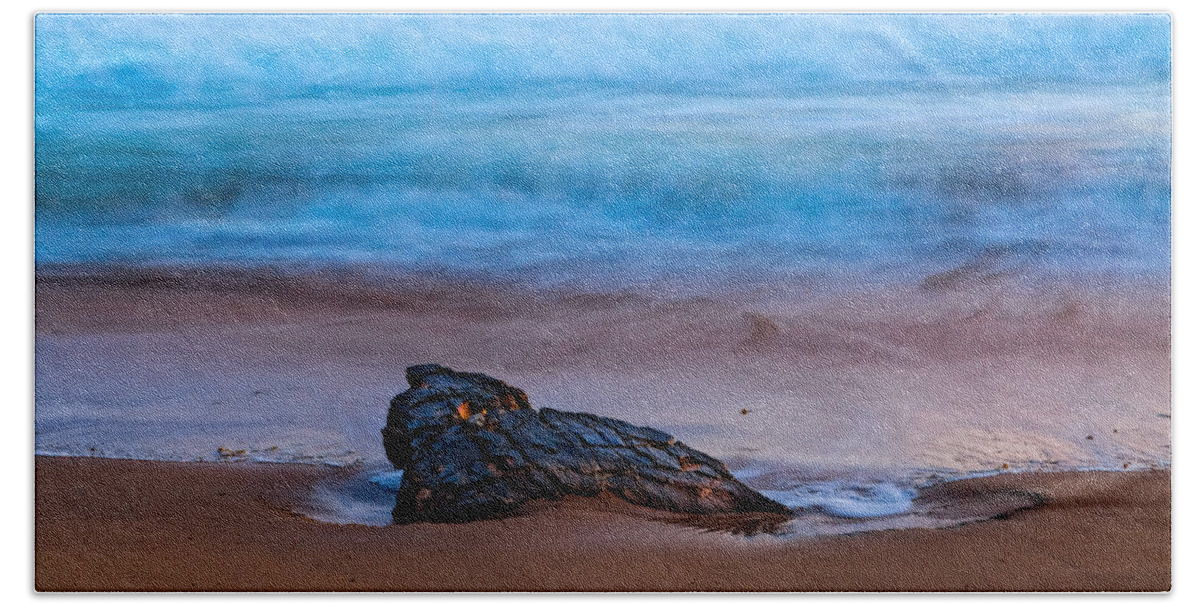 Beach Bath Towel featuring the photograph Focus by Jason Roberts